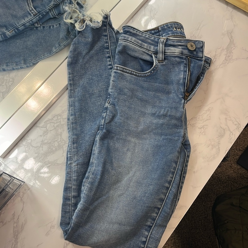 American eagle next level stretch size 2 skinny jeans
